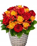 Krásny kvetinový kôš z ruží - rozvoz kvetín