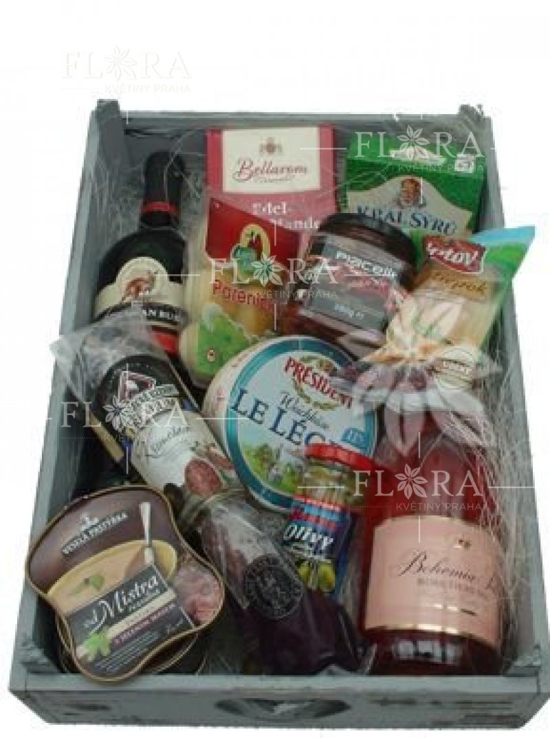 Gift basket with food 7