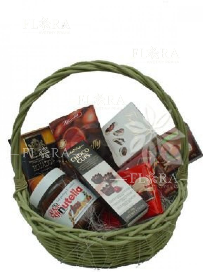 Gift basket with sweets 11