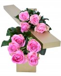 Krabice růžových růží: květiny Praha