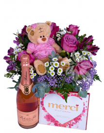 KVĚTINOVÝ KOŠ FIALOVÝ + MERCI 250g a LÁHEV SEKTU Bohemia Rose 0,75l