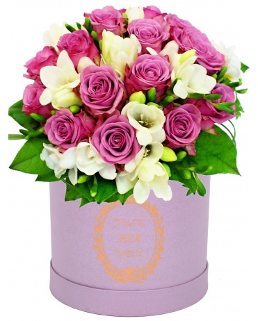 RŮŽE A FREZIE V KRABICI