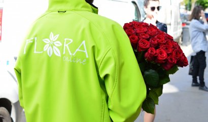 Překvapte partnerku květinou