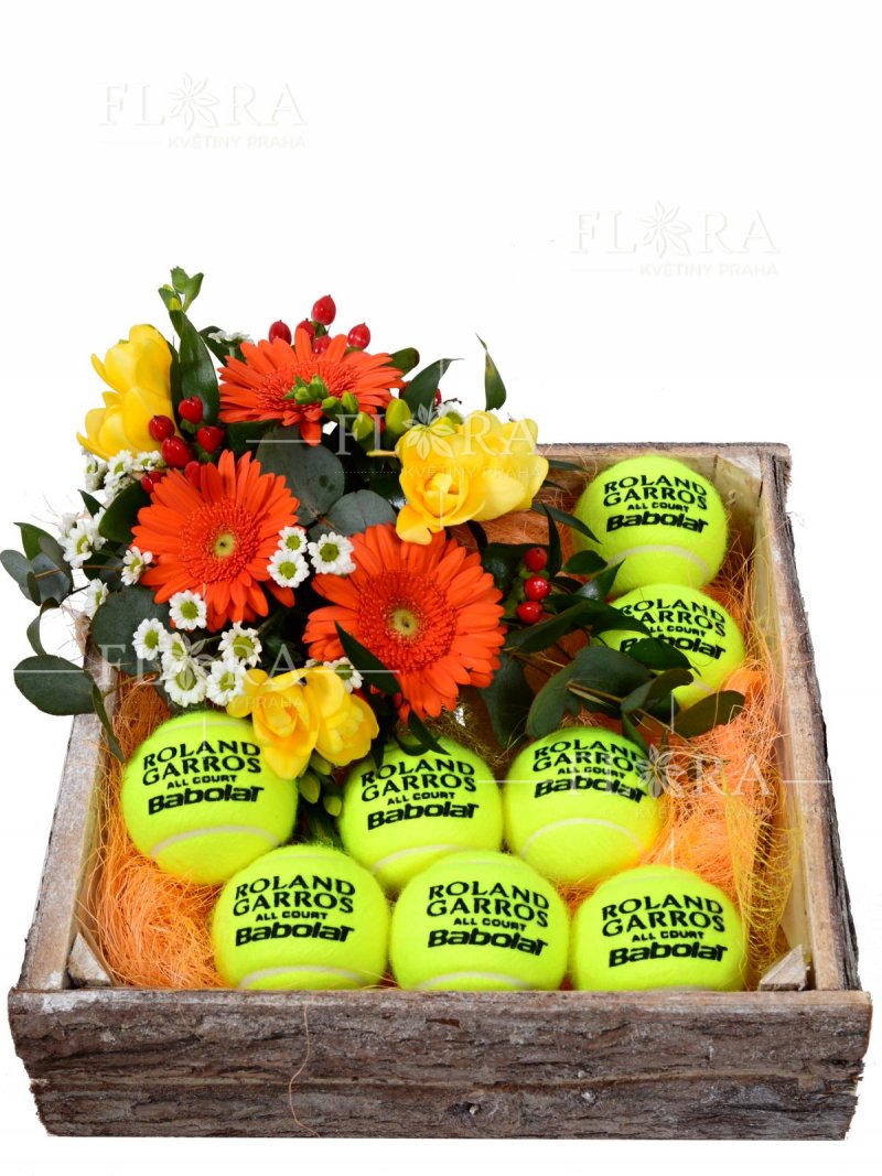 Bouquet + tennis balls - gift box