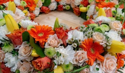 Pohřební květinové věnce