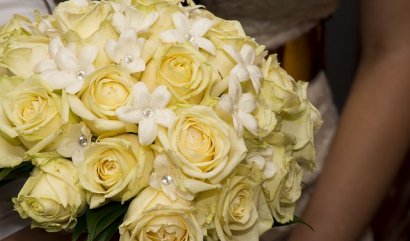 Šest svatebních barev pro rok 2021